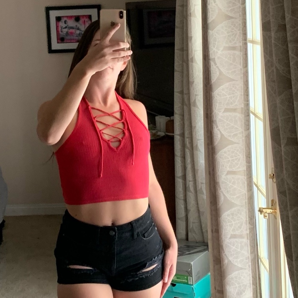 ✨soft cropped halter top✨